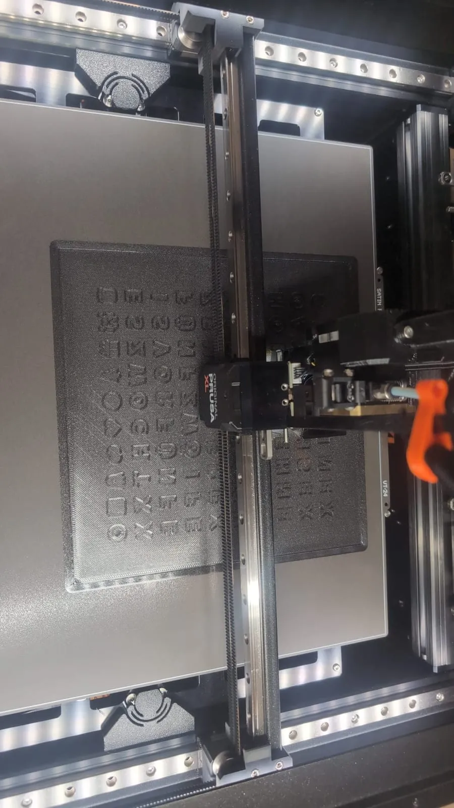Die Frontplatte entsteht auf dem Prusa XL